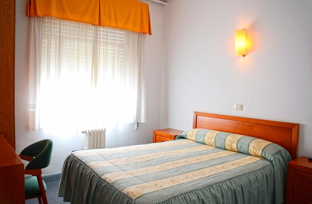 מלון Pobra De Trives Hostal La Viuda חדר תמונה